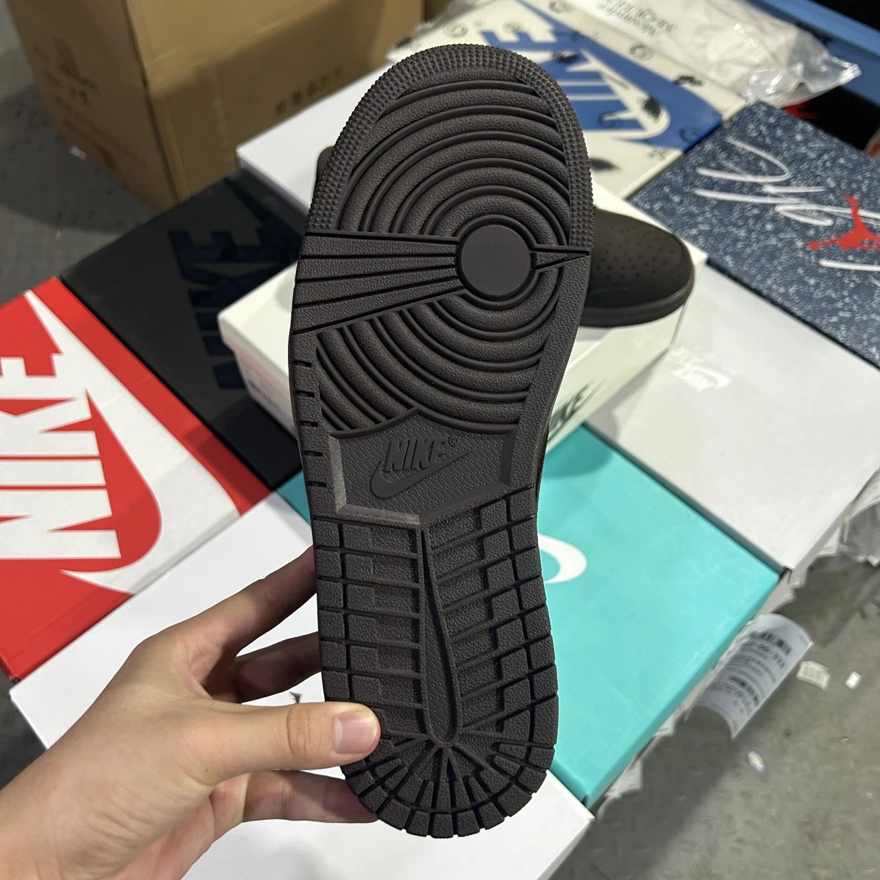 Air Jordan Travis Scott Velvet Brown