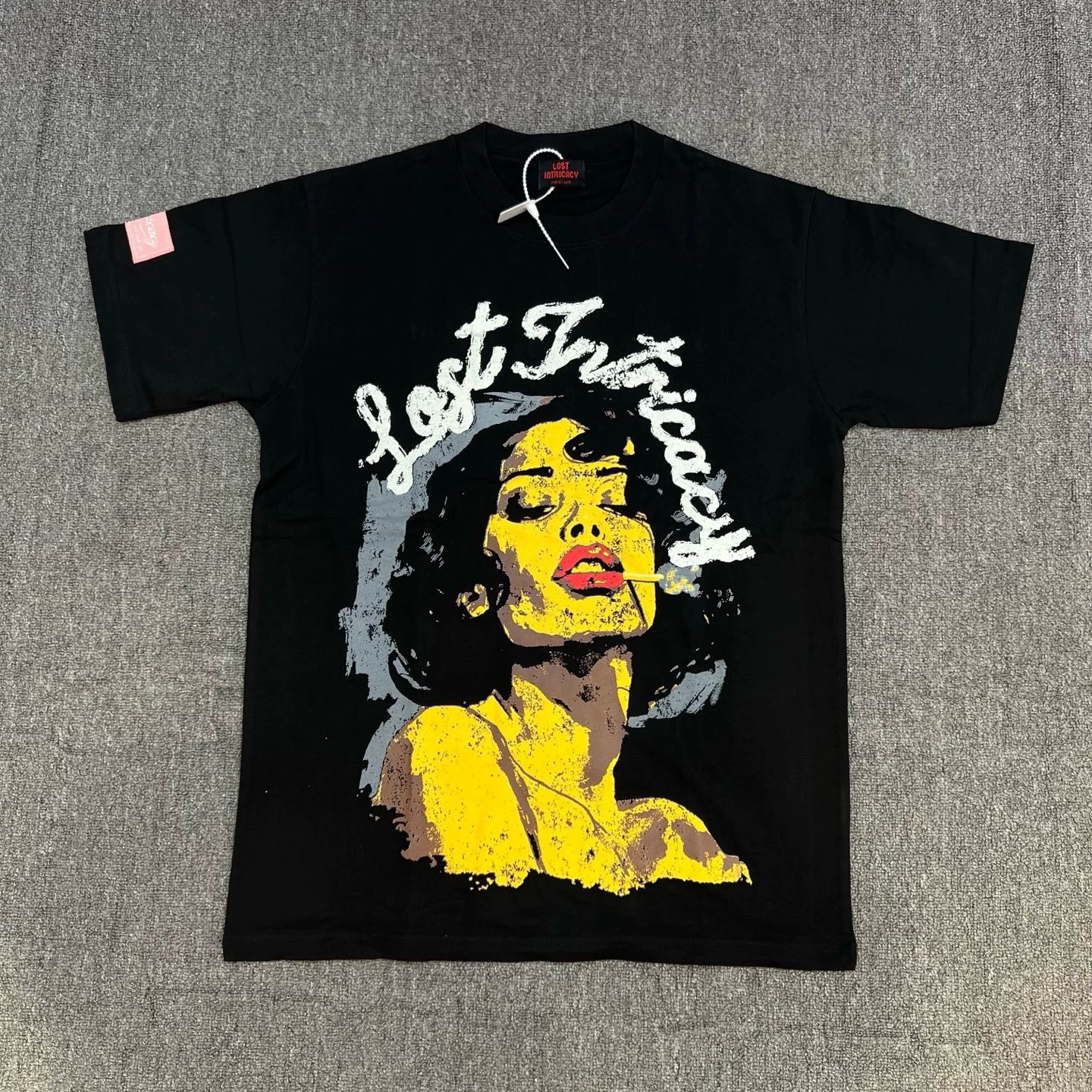 Lost intricacy Smoking Woman Big Print Tee Black